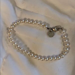 Small Tiffany pearl bracelet